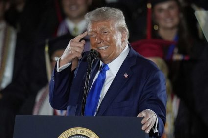Trump: 'Internet people' who once 'hated me' now 'kissing my a‑‑'